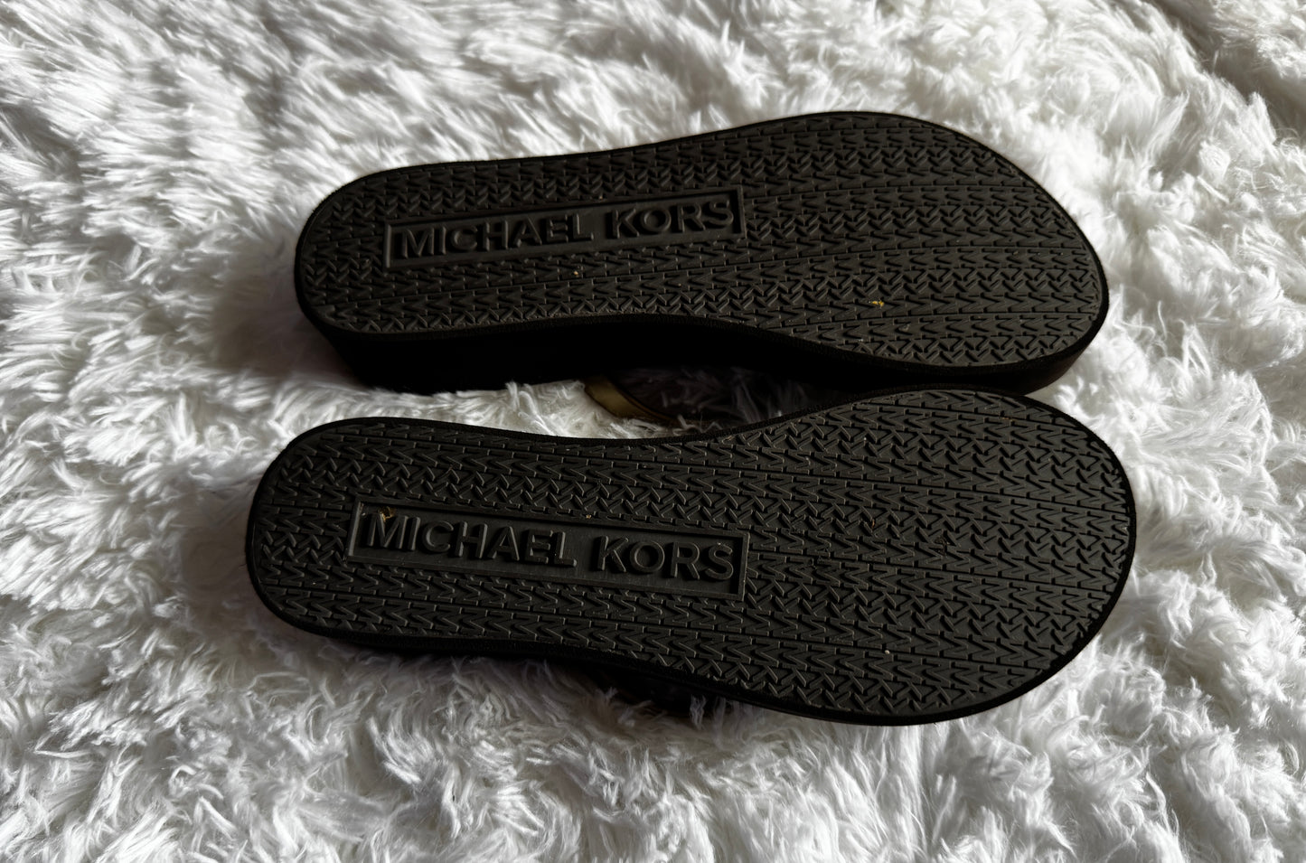 Michael Kors Women MK Logo-Detailed Footbed Gold/Black Flip Flops